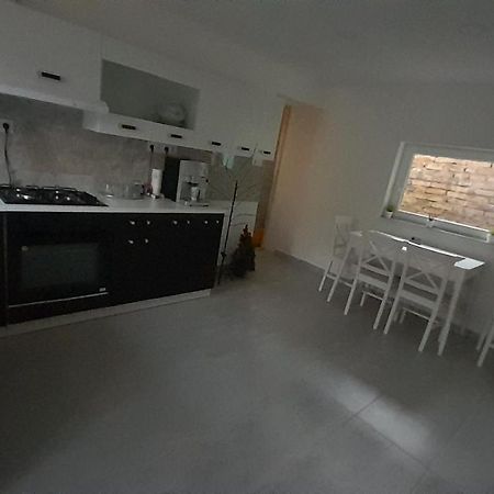 Horvath Apartman Apartment เคสเท ภายนอก รูปภาพ