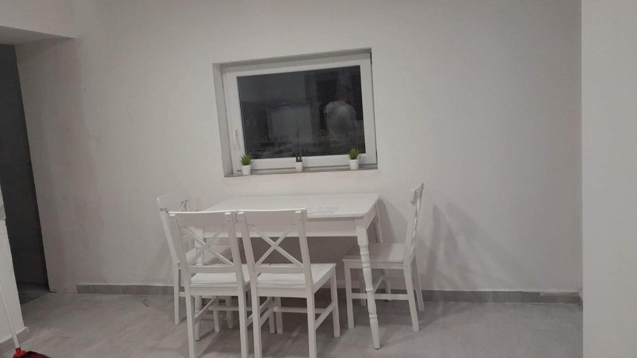 Horvath Apartman Apartment เคสเท ภายนอก รูปภาพ